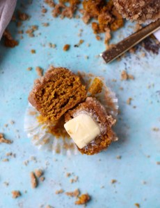 pumpkin-chai-muffins-i-howsweeteats-com-23
